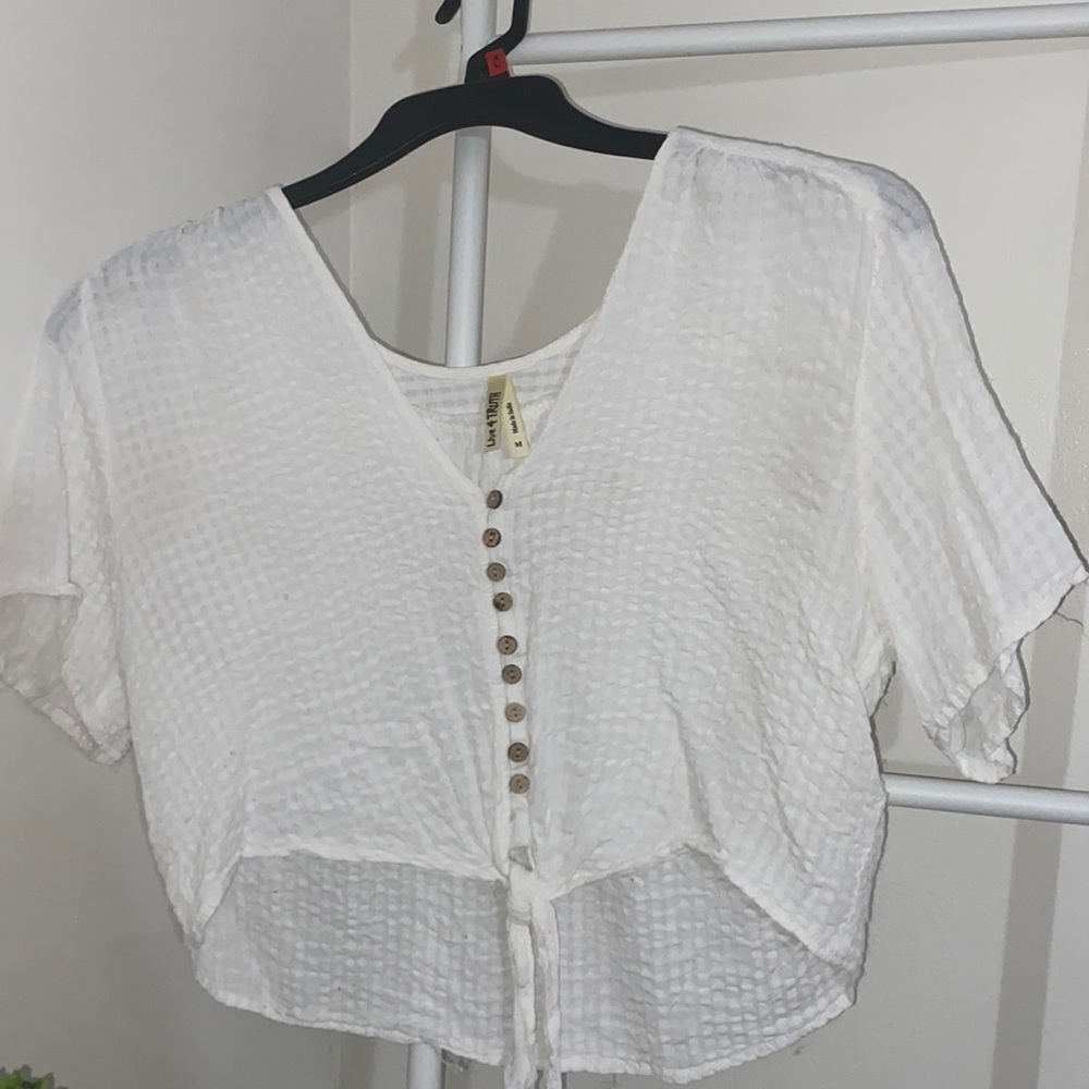 white crop flowy shirt